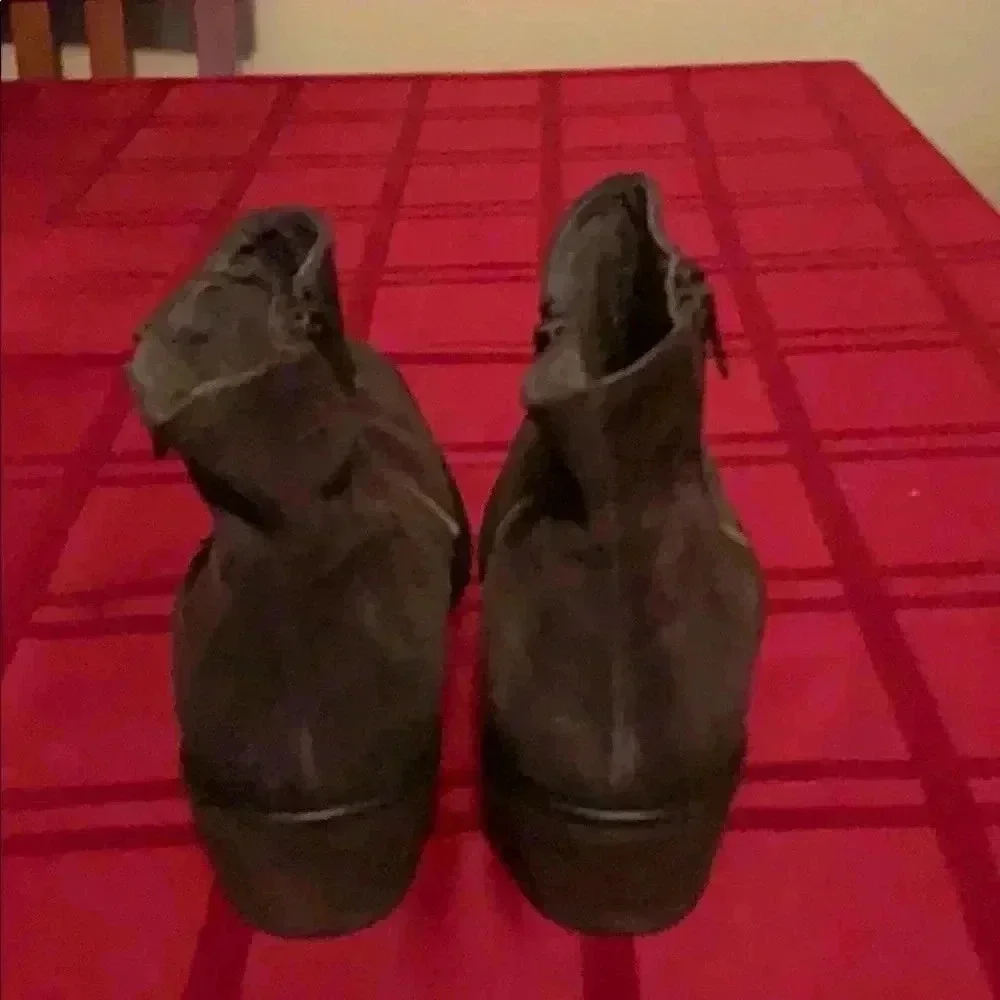 Free People women’s ankle suede boots.
